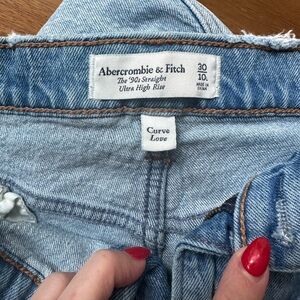 Abercrombie and Fitch curve Love